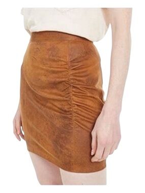 FREE PEOPLE Rumi Ruched Faux Suede Mini
Skirt, Rear Zip, No Pockets, Size L.